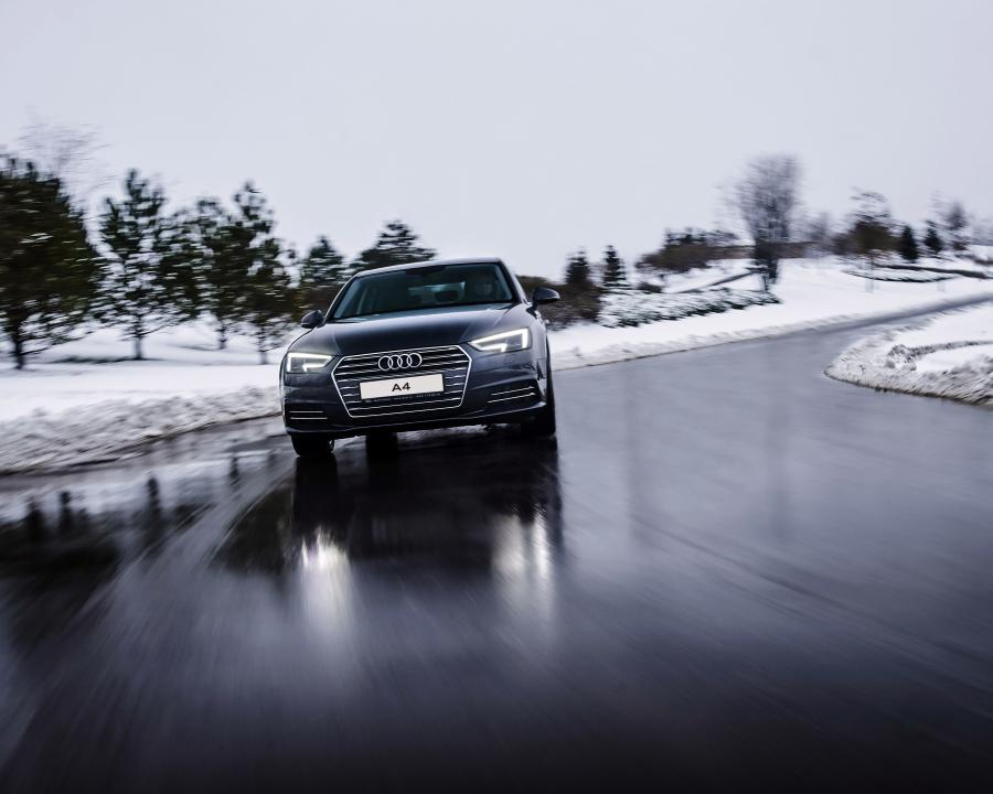  Audi A4 1.4 TFSI Sport (B9) 2015 года  (WW) (фото 3 из 12)